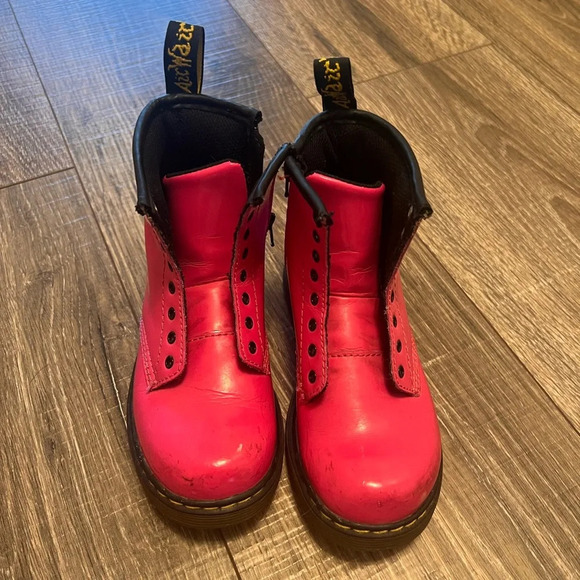 Dr Martens Air Wair Delaney 1460 Pink Patent Leather Combat Boots Girls US 9 - Picture 1 of 7